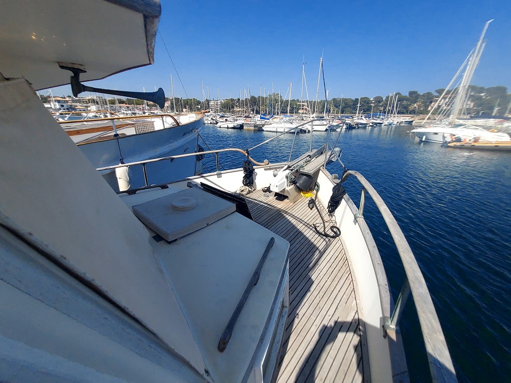 slider 19 American Marine Grand Banks 36